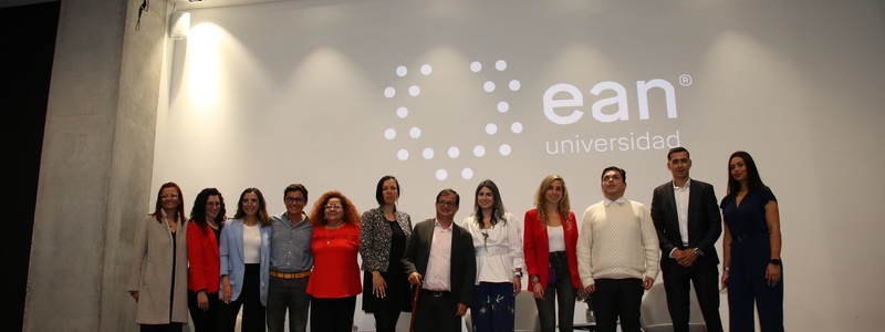 Fotografía: Representantes de empresas, participantes y organizadores del Primer Encuentro por la Inclusión de las Diversidades Fotografía: Representantes de empresas, participantes y organizadores del Primer Encuentro por la Inclusión de las Diversidades