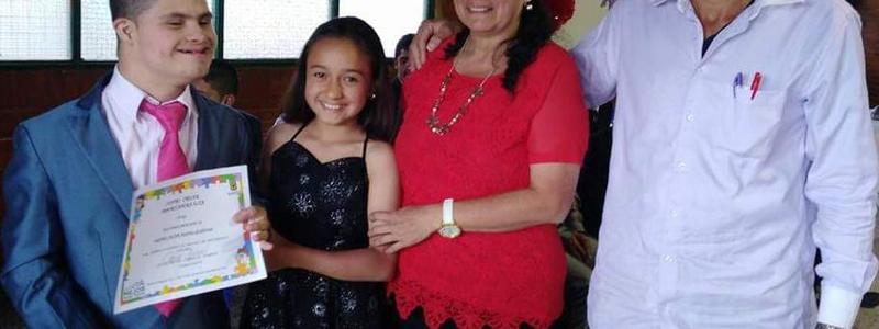 Fotografia: Shirly junto a su familia